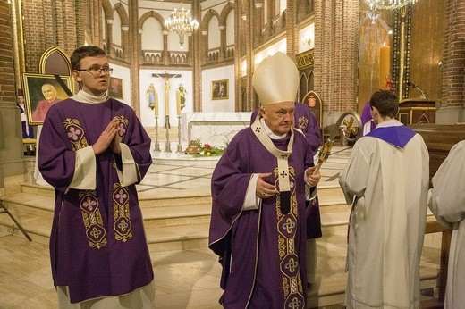 Dopełniał cierpień Chrystusa. Msza św. pogrzebowa