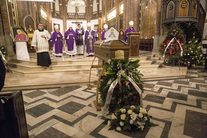 Dopełniał cierpień Chrystusa. Msza św. pogrzebowa