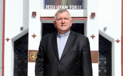 Ks. Tadeusz Pajurek zastąpił na stanowisku proboszcza ks. Ryszarda Juraka w 2015 r. 