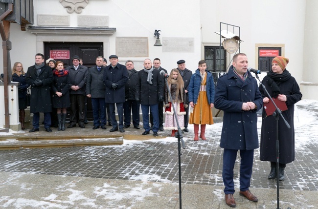 Luty. 590. rocznica nadania praw miejskich dla Szydłowca