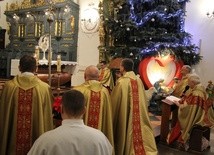 Nabożeństwo kończące 2017 rok w bazylice katedralnej w Łowiczu