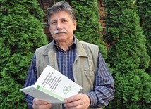 – Rozdajemy ulotki i prosimy, aby rolnicy zapoznali się z nimi i przekazali je następnym – mówi Jacek Gruszczyński, powiatowy lekarz weterynarii w Płocku.