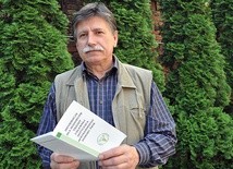 – Rozdajemy ulotki i prosimy, aby rolnicy zapoznali się z nimi i przekazali je następnym – mówi Jacek Gruszczyński, powiatowy lekarz weterynarii w Płocku.