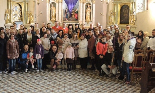 Kościół Krzyża Świętego w Żywcu - w Niedzielę Palmową 9 kwietnia 2017 r. - Ukraińcy spotkali się po raz pierwszy na Mszy św. sprawowanej w ich języku, w ich intencjach