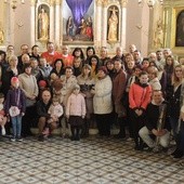 Kościół Krzyża Świętego w Żywcu - w Niedzielę Palmową 9 kwietnia 2017 r. - Ukraińcy spotkali się po raz pierwszy na Mszy św. sprawowanej w ich języku, w ich intencjach