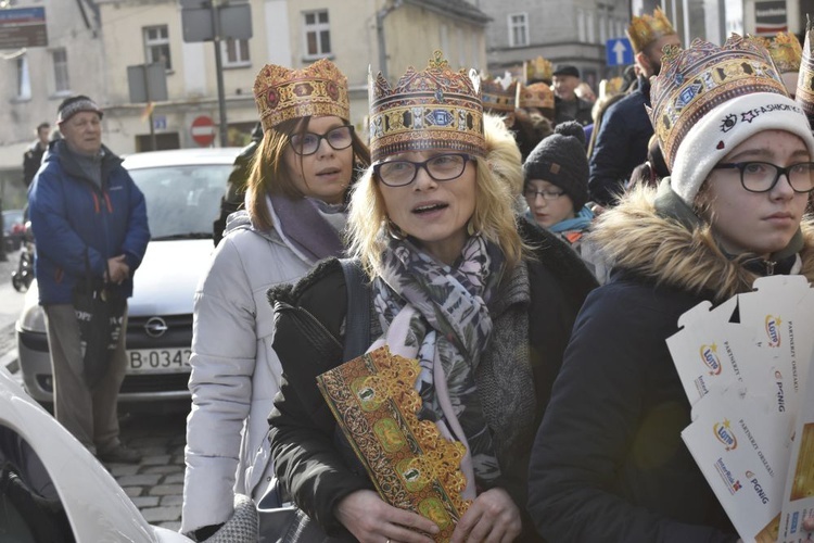 Ponad 2500 osób poszło za mędrcami w Wałbrzychu