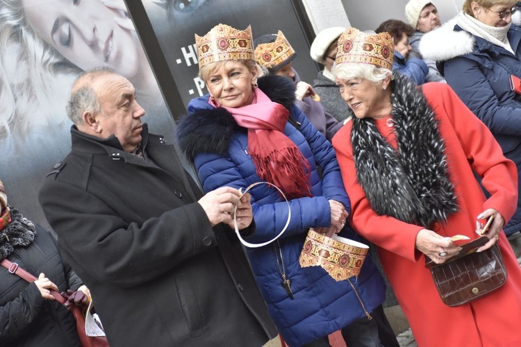 Ponad 2500 osób poszło za mędrcami w Wałbrzychu