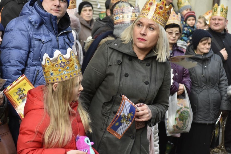 Ponad 2500 osób poszło za mędrcami w Wałbrzychu