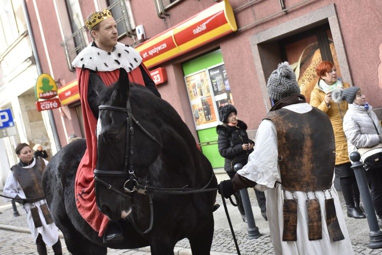 Ponad 2500 osób poszło za mędrcami w Wałbrzychu