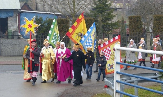 Królowie szukali Dzieciątka we Włosienicy