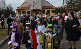 Orszak wyruszył z kościoła parafialnego