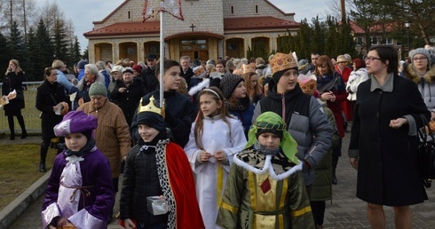 Orszak wyruszył z kościoła parafialnego