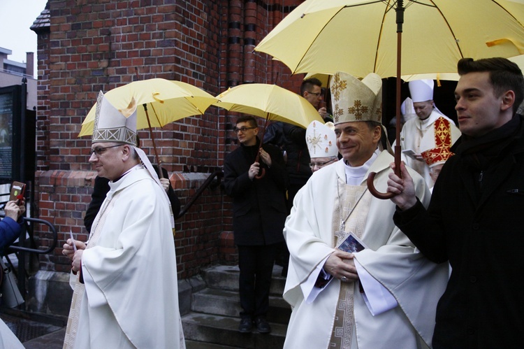 Święcenia biskupie ks. Andrzeja Iwaneckiego - cz. 1