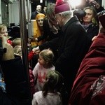 Kolędowanie z abp. Jędraszewskim w tramwaju MPK