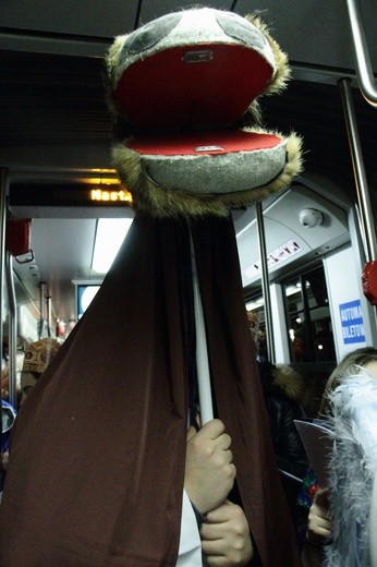 Kolędowanie z abp. Jędraszewskim w tramwaju MPK