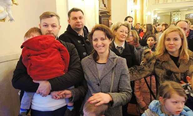 Podczas Mszy św. małżonkowie odnowili swoją przysięgę