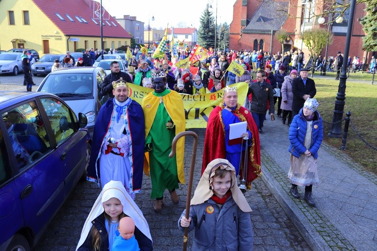 Orszak Trzech Króli drugi raz w Drezdenku 