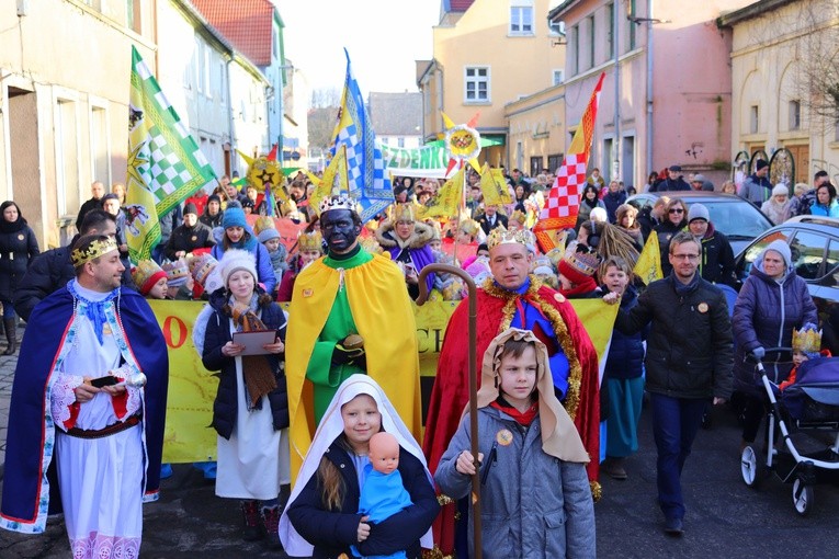 Orszak Trzech Króli drugi raz w Drezdenku 