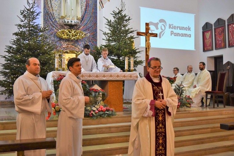 Chcą płynąć i lecieć do Panamy