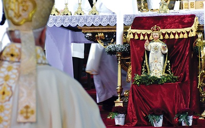 Figura Dzieciątka na stałe wpisała się w katedrze w świętowanie Nowego Roku.