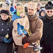 ▲	W tym roku hasło brzmiało: „Bóg jest dla wszystkich”.