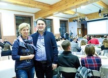 ▲	Danuta i Tomasz Pabianowie mówią, że z Bogiem zmienia się jakość życia małżeńskiego i rodzinnego.