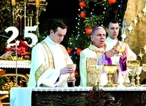 ▲	Biskup Jan Kopiec podczas jubileuszowej Eucharystii.