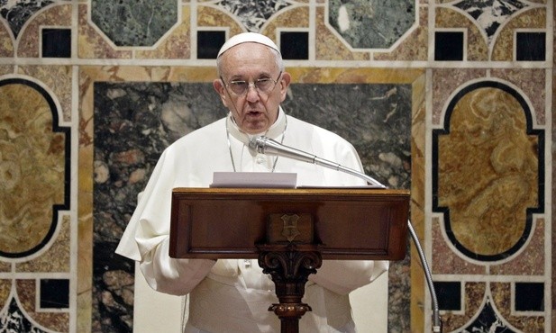 Franciszek: Podwójne życie pasterzy jest raną Kościoła
