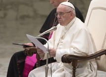 Papież prosi księży, aby nie spieszyli się podczas odprawiania mszy
