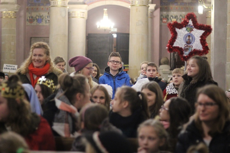 Mali kolędnicy w Płocku