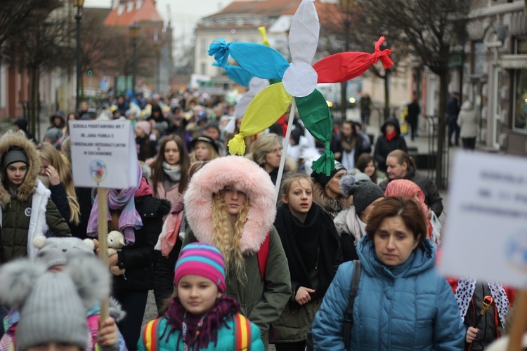 Mali kolędnicy w Płocku