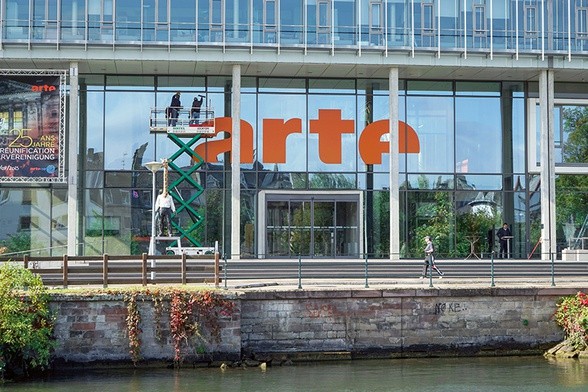 Siedziba i studio telewizji ARTE znajdują się w Strasburgu.