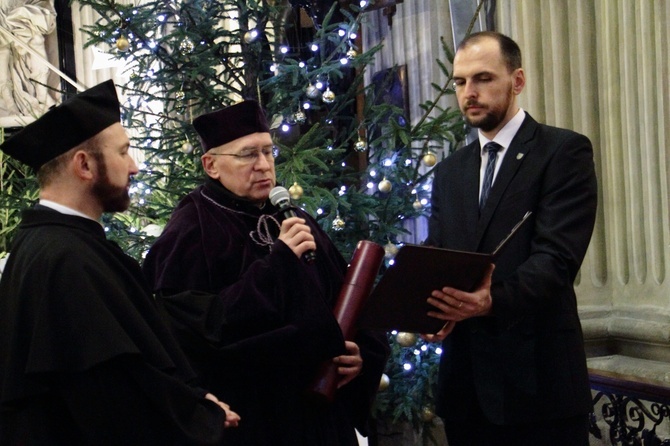 Nadanie tytułu doktora honoris causa prof. Rémiemu Brague'owi