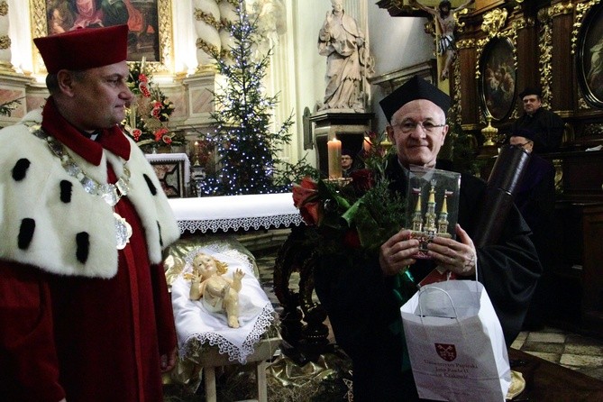 Nadanie tytułu doktora honoris causa prof. Rémiemu Brague'owi