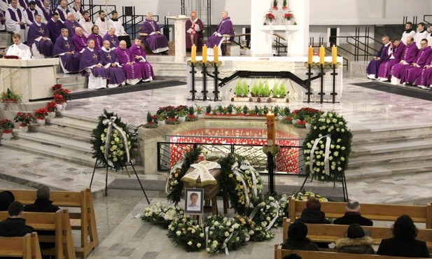 Jezuici pożegnali tragicznie zmarłego współbrata, w swoim sanktuarium na Mokotowie