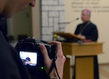 Dokumenty ukończenia kursu dla fotografów i kamerzystów ważne są bezterminowo. Można się nimi posługiwać także poza granicami diecezji radomskiej