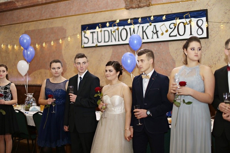 Studniówka w KLO w Henrykowie