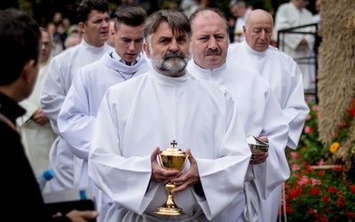 Kurs na nadzwyczajnych szafarzy Komunii Świętej