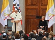Papież prosi o wybaczenie za skandal pedofilii w Kościele