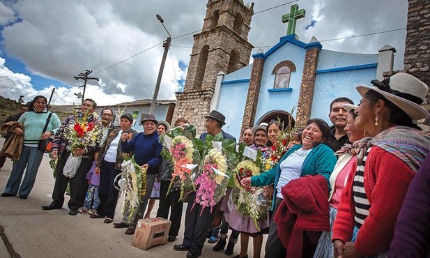 Ludowa pobożność Peruwiańczyków wcale nie oznacza braku głębokiej religijności.