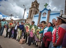 Ludowa pobożność Peruwiańczyków wcale nie oznacza braku głębokiej religijności.