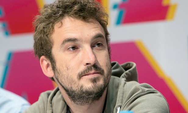 „Atak paniki” jest pełnometrażowym debiutem Pawła Maślony.