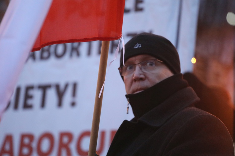 Obrońcy życia pikietowali na placu Chrobrego w Bielsku-Białej