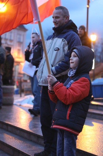 Obrońcy życia pikietowali na placu Chrobrego w Bielsku-Białej