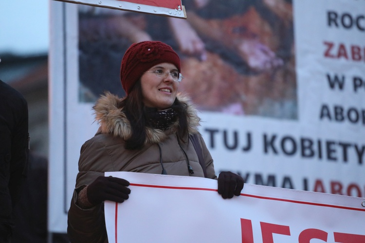 Obrońcy życia pikietowali na placu Chrobrego w Bielsku-Białej