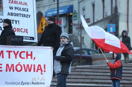Obrońcy życia pikietowali na placu Chrobrego w Bielsku-Białej