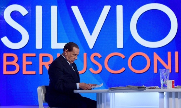 Centroprawica Berlusconiego prowadzi w sondażu przed wyborami we Włoszech