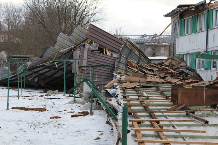 Orkan zerwał dach w Stroniu Śląskim