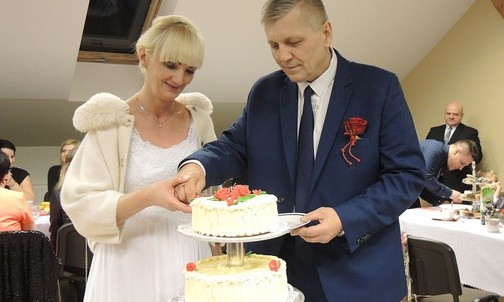 Nie mogło zabraknąć weselnego tortu Iwony i Krzysztofa