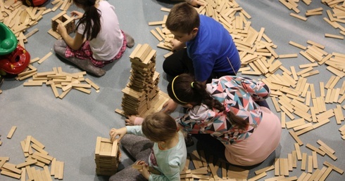 Dzieci do dyspozycji miały aż 25 tys. drewnianych klocków